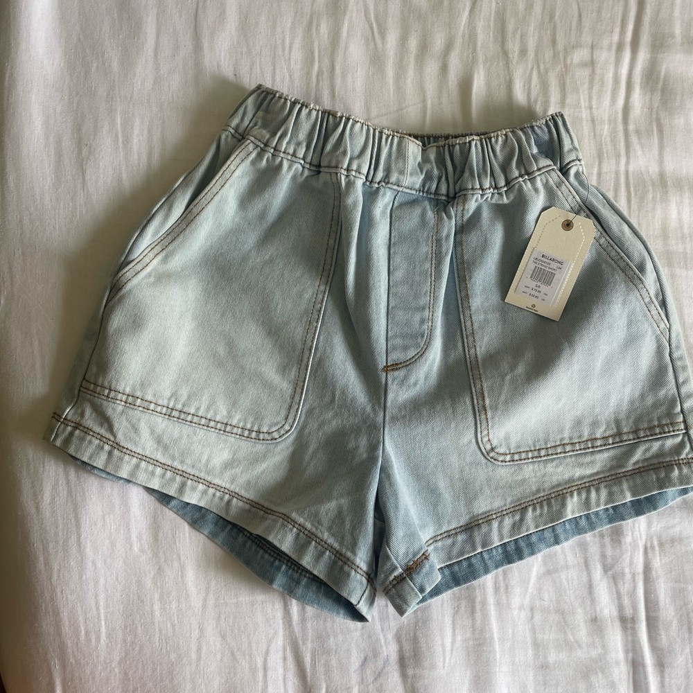 Billabong the strand, short small NWT